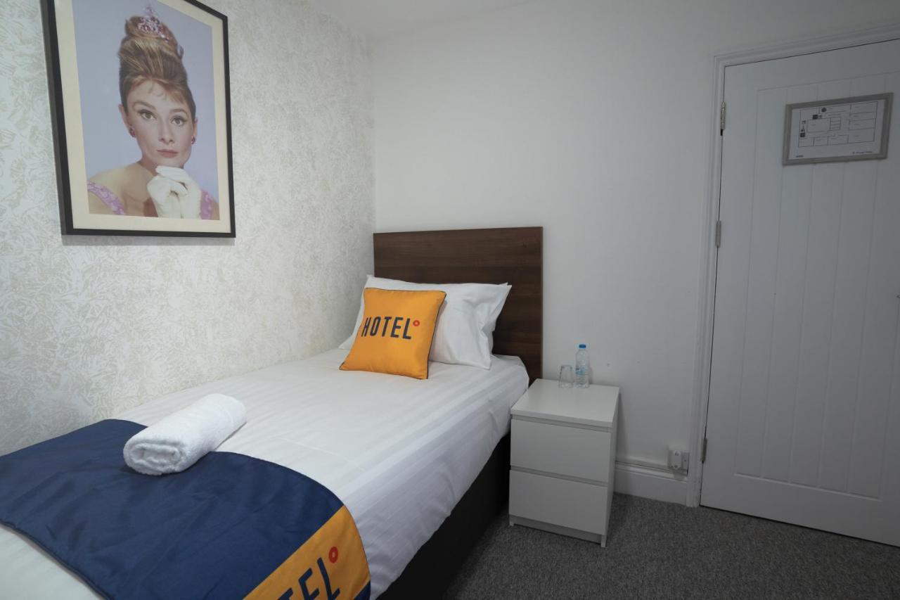 Oyo Brunel Hotel Uxbridge Ngoại thất bức ảnh