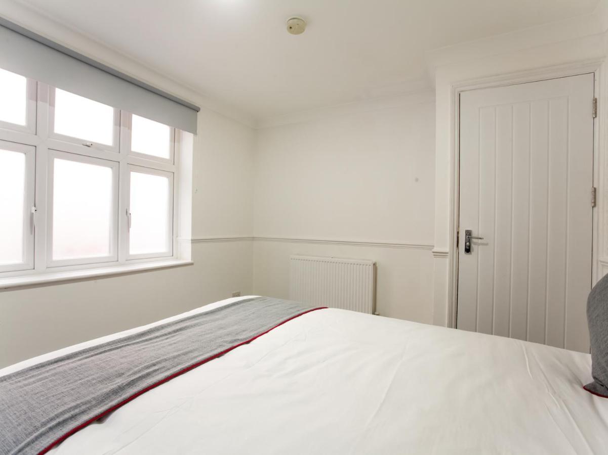 Oyo Brunel Hotel Uxbridge Ngoại thất bức ảnh