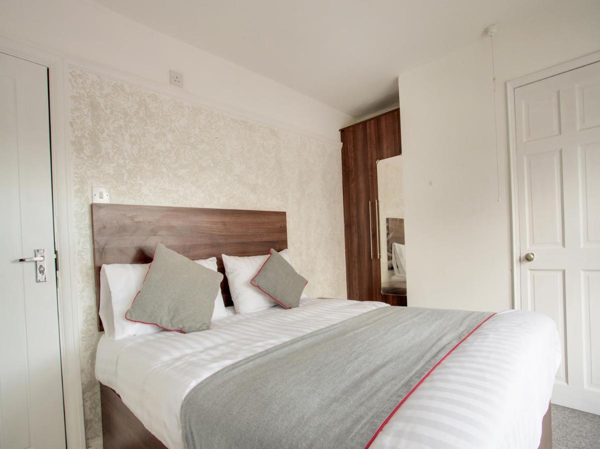 Oyo Brunel Hotel Uxbridge Ngoại thất bức ảnh