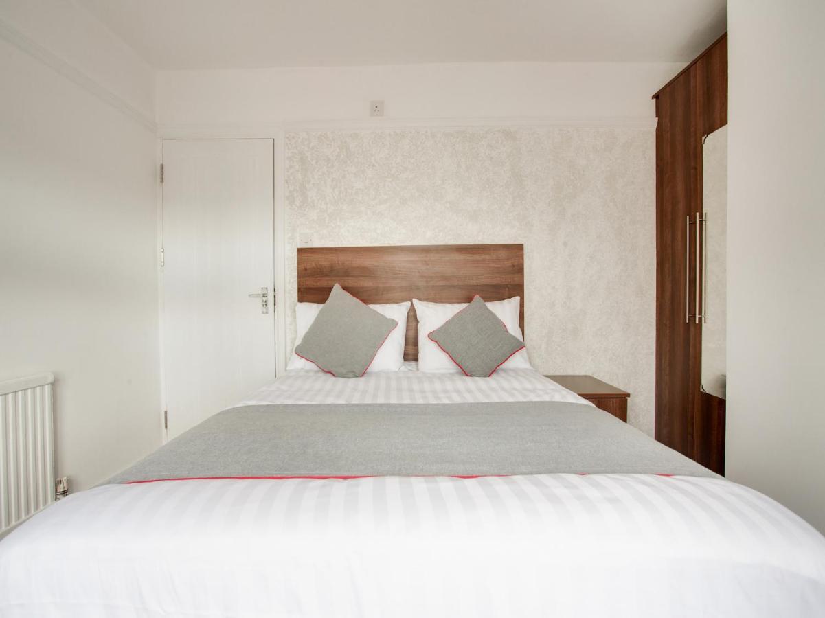 Oyo Brunel Hotel Uxbridge Ngoại thất bức ảnh